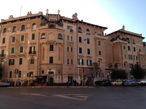 Edifici dell'Istituto Autonomo Case Popolari Appio I, su piazza Tuscolo, via Soana, via Astura